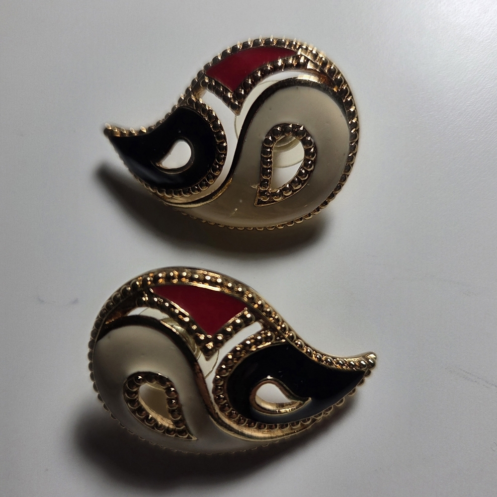 Vintage Avon Patriotic Paisley Pierced Earrings